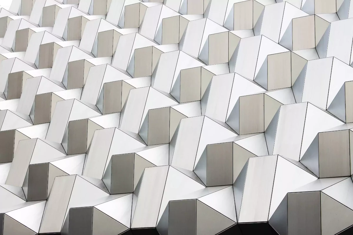 Oeuvre géométrique abstraite blanche de Dresde, Allemagne